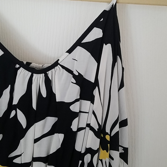 Old navy dress - Picture 2 of 5